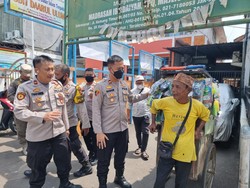 Sedih, Dagangan Kakek Penjual Mainan Anak Ludes Dicuri di Kemang