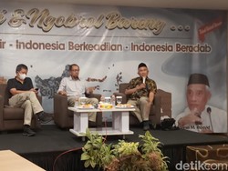 Relawan Anies Se-Jatim Blak-blakan Alasan Undang Rocky Gerung ke Surabaya