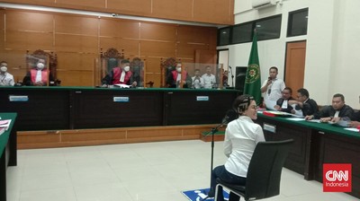 img-title Hakim Tolak Eksepsi Nikita Mirzani Dalam Kasus Dito Mahendra