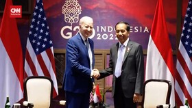 VIDEO: Momen Jokowi Ketemu Joe Biden Jelang KTT G20 di Bali