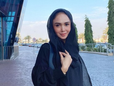 img-title Ini yang Wajib Dilakukan Yuni Shara Saat Pacaran dengan Raffi Ahmad