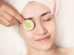 9 Cara Menghilangkan Kantung Mata Secara Alami dengan Mudah