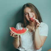 Nggak Disangka, 7 Makanan Murah dan Mudah Ditemukan Ini Bikin Kamu Tetap Awet Muda di Usia 30-an!