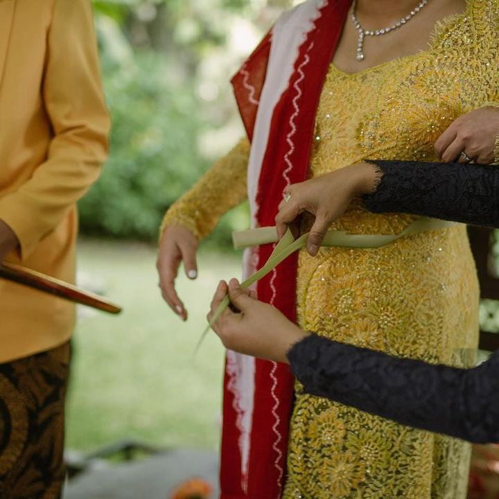 <p>Adipati dan Canti menikah pada tahun 2020. Kemudian, pada 19 Agustus tahun 2022 ini Adipati mengumumkan melalui instagramnya bahwa istrinya tengah mengandung.(Foto: by @owlsome via Instagram @cantitachril)</p>