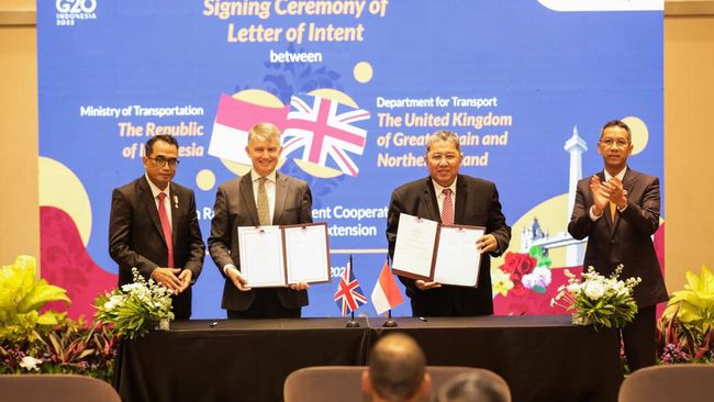 Pj Gubernur DKI Apresiasi Jepang dan Inggris Dukung Proyek MRT Jakarta Dalam rangkaian G20, pemerintah Indonesia meneken nota kesepahaman dengan Jepang dan Inggris untuk proyek pengembangan MRT Jakarta.
