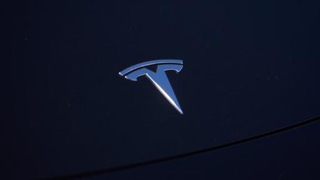Strategi Elon Musk Bikin Mobil Listrik Murah Hadapi BYD Tesla bakal merilis mobil listrik murah berbasis Model Y buat bersaing dengan BYD.