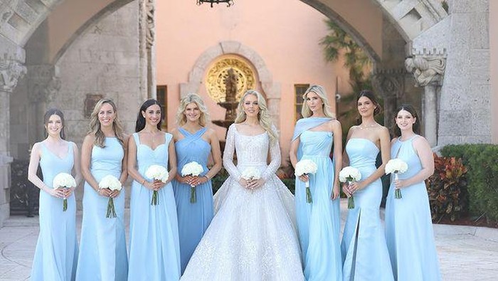 img-title Mulai dari Istri hingga Anak, Intip Beda Gaya Gaun Pengantin Para Perempuan di Keluarga Donald Trump