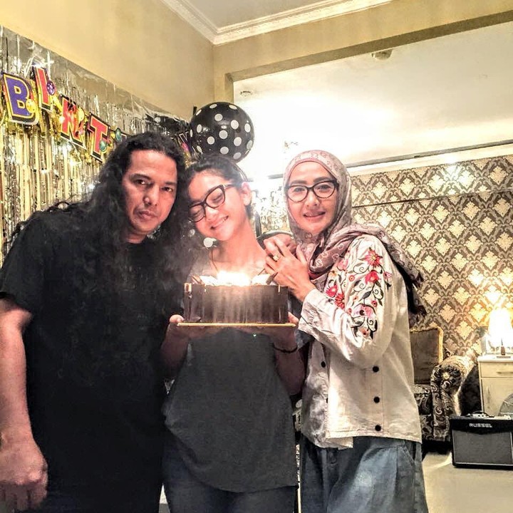 <p>Rudy Chysara juga selalu hadir di setiap momen istimewa Glenca, termasuk ketika putrinya berulang tahun, nih. (Foto: Instagram @rudy.chysaraa & @glencachysaraofficial)</p>