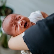 Viral di Medsos Bayi Usia 54 Hari Meninggal Usai Diberi Jamu, Ini Penjelasan Lengkap Dokter Anak!