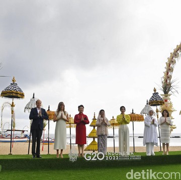 img-title Potret Gaya Elegan dan Modis Para Ibu Negara di KTT G20