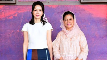 img-title Iriana Jokowi Ngeteh Bareng Ibu Negara Korea Selatan, Ngomongin Apa?