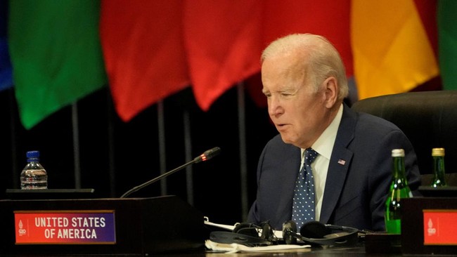 Presiden AS Joe Biden mengungkapkan rencana investasi sebesar US8 juta atau setara Rp12,27 triliun (asumsi kurs Rp15.555 per dolar AS) di Indonesia .
