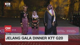 VIDEO: Jokowi Sambut Langsung Tamu Negara di Gala Dinner KTT G20