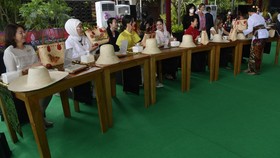 FOTO: Ibu Negara KTT G20 yang Terkagum-kagum Budaya Indonesia
