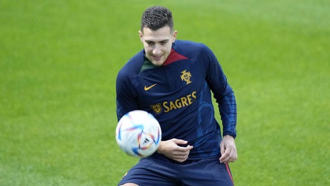Pemain timnas Portugal, Cristiano Ronaldo dinilai punya motivasi besar untuk membuktikan diri bahwa ia belum habis meski tampil melempem di awal musim ini.