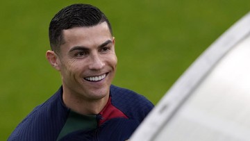 Pesan Menyentuh Ronaldo ke Timnas Portugal Jelang Piala Dunia 2022 Bintang Manchester United Cristiano Ronaldo menyampaikan pesan ke Timnas Portugal jelang Piala Dunia 2022.