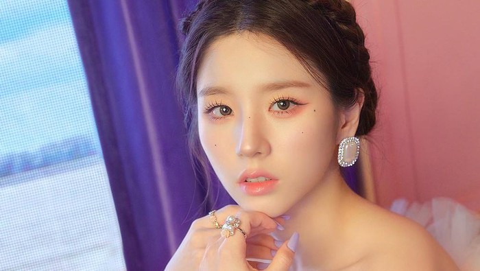 Belum Banyak Disorot, Ini 3 Member Girl Group K-Pop Generasi Ke-4 yang Punya Visual Cantik Memesona