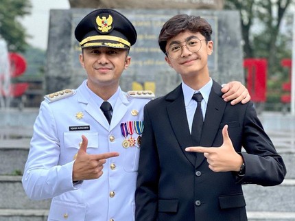 Makin Tampan, Ini 7 Potret Bintang Anak Sulung Hengky Kurniawan yang Beranjak Remaja