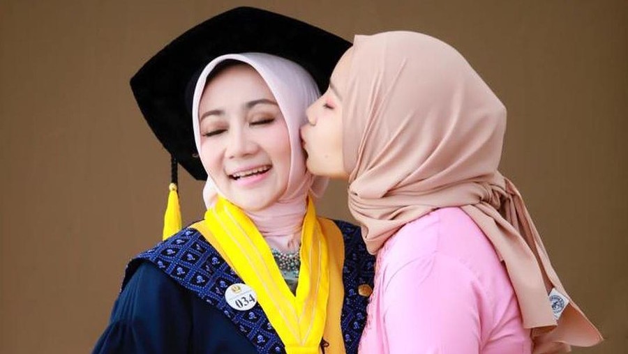 Potret Wisuda Atalia Praratya
