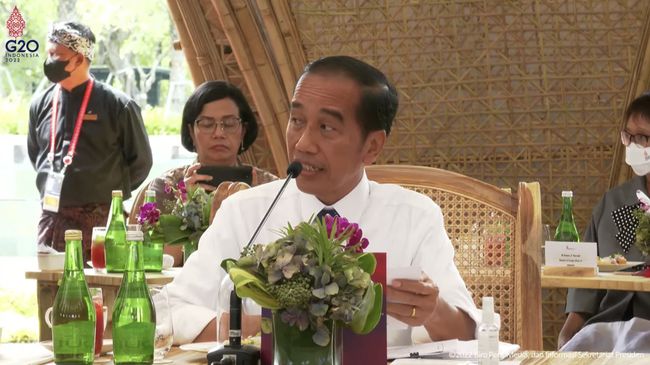 Jokowi ke Pangeran Arab Hingga Bos FIFA: Enjoy Your Lunch