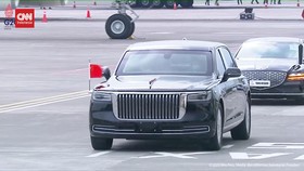 VIDEO: Momen Presiden Jiping Bawa Mobil Kepresidenan ke Bali
