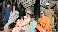 <p>Menikah dengan Nur Ayu Chesty Maharanim, presenter Fadli Muhammad dikaruniai 5 orang anak. Salah satu di antaranya bernama Azizi Shafaa Asadel atau yang akrab disapa Zee. (Foto: Instagram @jkt48.zee)<br /><br /></p>