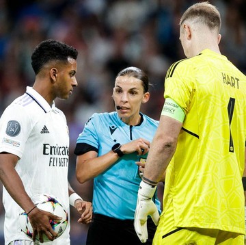 img-title Perdana Dalam Sejarah! 3 Wasit Perempuan Akan Pimpin Laga di Piala Dunia 2022, Salah Satunya dari Asia!