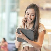 Perempuan Cerdas Selalu Sukses Memikat Mata dan Hati para Pria, Ternyata Ini Alasannya!