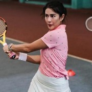 Gaya Menawan Dian Sastrowardoyo dan Artis Indonesia Lainnya saat Bermain Tenis!