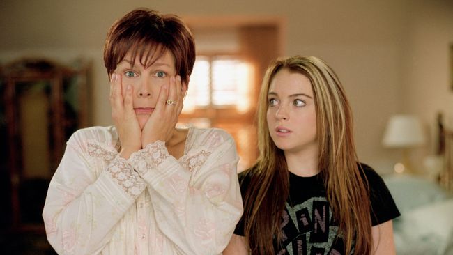 Jamie Lee Curtis mengungkapkan ada kesempatan sekuel Freaky Friday digarap. Lindsay Lohan pun disebut tertarik dengan sekuelnya.