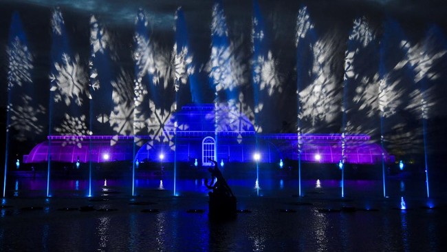 FOTO: Gemerlap Satu Juta Lampu Hiasi Royal Botanic Gardens London