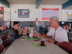 Gibran soal Foto Bareng Prabowo, Anies-Ganjar: Nggak Ada Politik Meja Makan