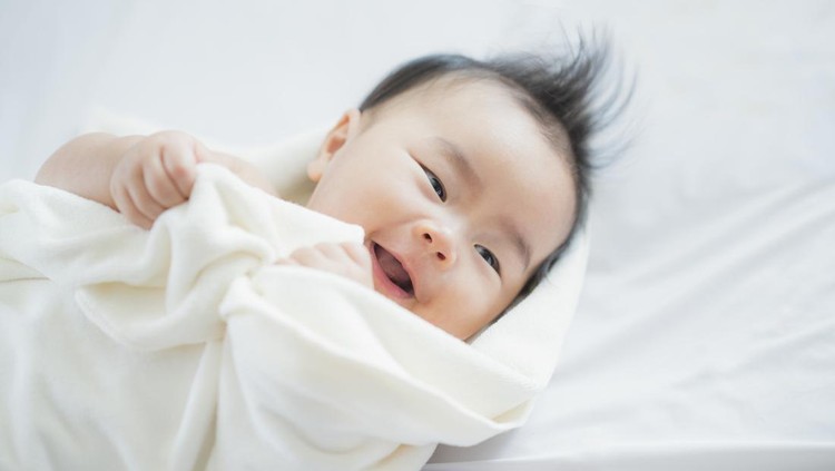 Ilustrasi Pertambahan Berat Badan Bayi Normal Sesuai Usia New born baby