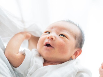 Pertambahan Berat Badan Bayi Normal Setiap Bulan Sesuai dengan Usianya