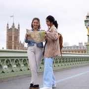 Berencana Traveling yang Agak Jauh untuk Pertama Kali? Cek 5 Tips Atur Budget Jalan-jalan ke Luar Negeri Ini