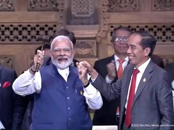 Momen Jokowi Serahkan Palu Presidensi G20 ke India