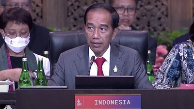 Jokowi soal Ekonomi Malut Tertinggi Dunia: Kalau Ga Bahagia Kebangetan