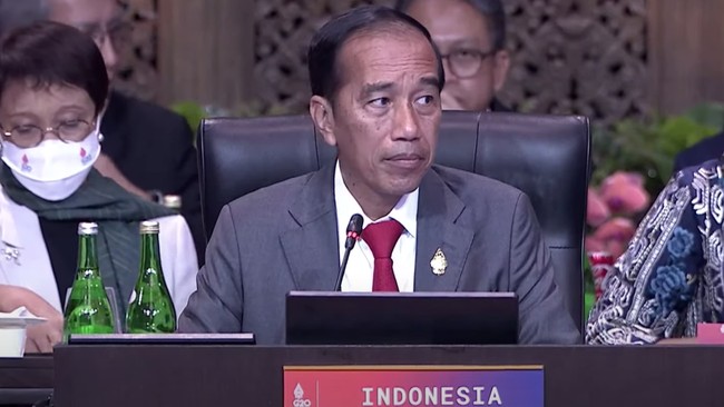 Presiden Jokowi kembali mendesak peperangan segera dihentikan usai serangan rudal hantam Polandia kala invasi Rusia ke Ukraina memanas saat KTT G20 berlangsung.