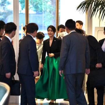 img-title Simak 6 Fakta Ibu Negara Korea Selatan, Sosok Fashionista yang Dianggap Penuh Kontroversi