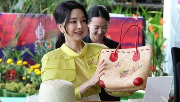 7 Potret Kim Keon Hee Ibu Negara Korsel Cantik & Stylish nan Kontroversial