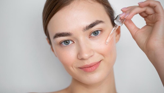 img-title 5 Hal Penting yang Harus Diingat Saat Menggunakan Serum Retinol, Pemula Merapat!