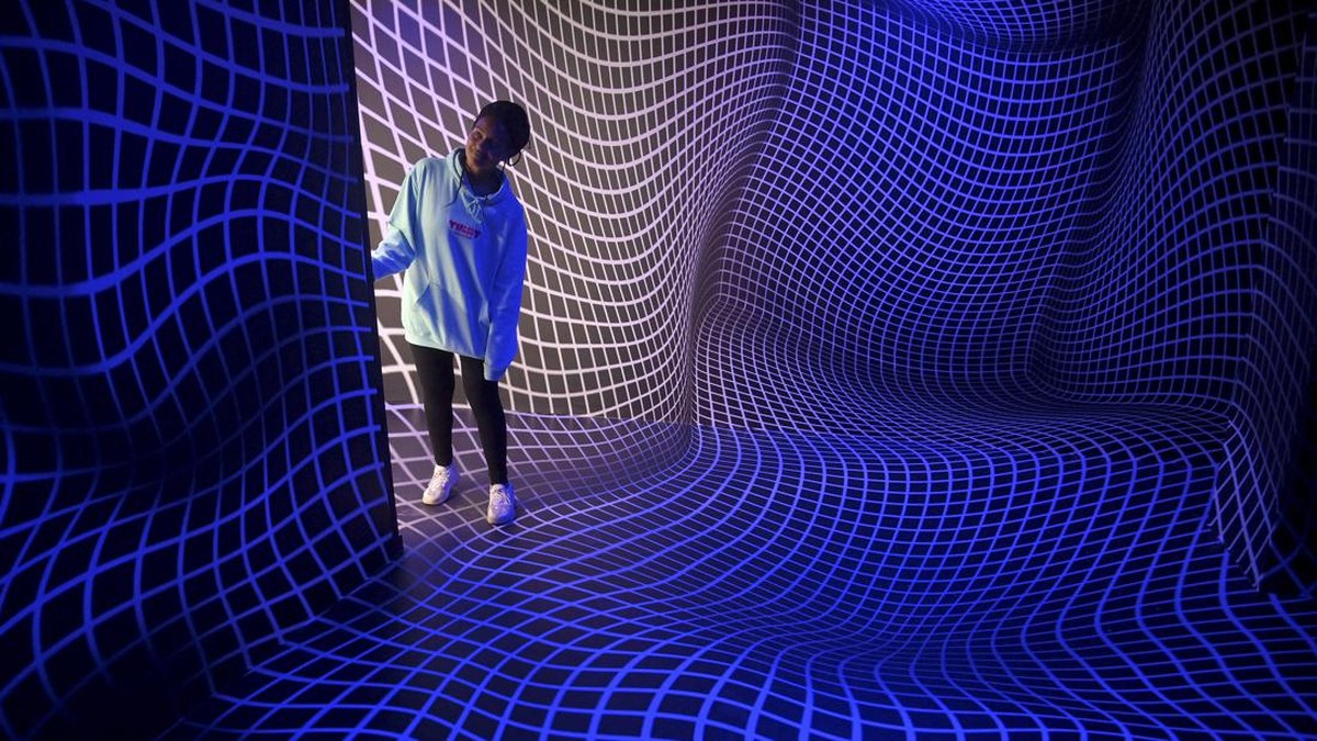 FOTO: Instalasi Ilusi Interaktif Twist Museum Dibuka di London