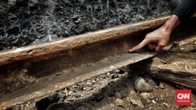 FOTO: Perawatan Rel Trem Peninggalan Belanda di Jalur MRT