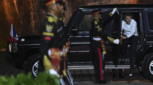 Netizen menyinggung Esemka saat banyak kepala negara terlihat menggunakan mobil khusus selama KTT G20.