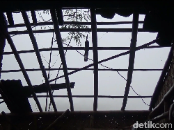 Puting Beliung Porak-porandakan 7 Rumah Warga di Lumajang