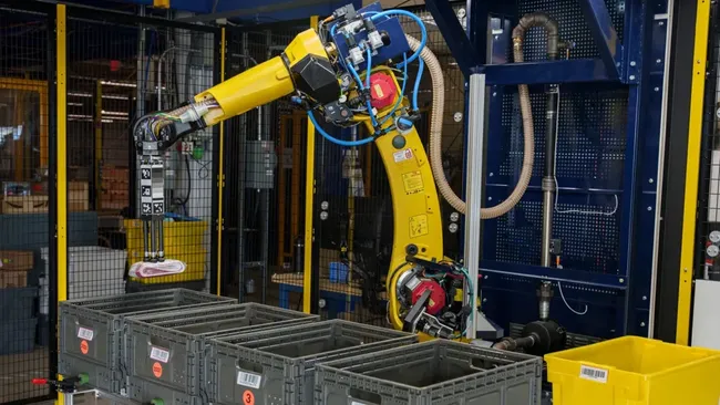 PHK 10.000 Orang, Amazon Punya Robot Pengganti Manusia