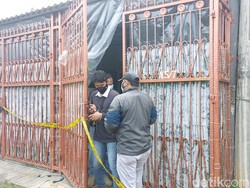Polisi Datangi Lagi TKP Sekeluarga Mengering di Jakbar, Sempat Masuk Rumah