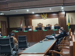 3.000 Halaman Pembelaan Diri dari Benny Tjokro demi Lawan Tuntutan Mati