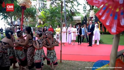 img-title VIDEO: Iriana Jokowi Pamer Budaya Lokal ke Pendamping Pemimpin G20