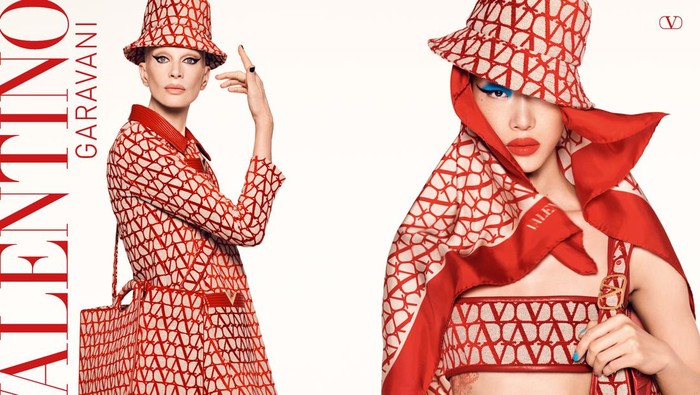 img-title Bergaya Logomania ala Koleksi Valentino Cruise 2023